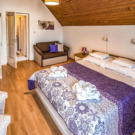 Pavics Apartament Balatonboglár